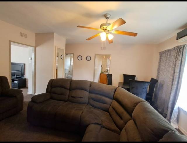 2 BEDROOM FLAT FOR SALE IN PEACEHAVEN